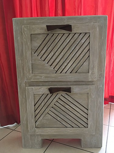 Meuble à chaussures en carton