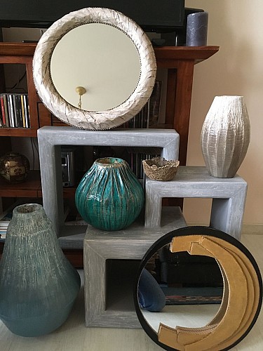 vases et autres objets en carton