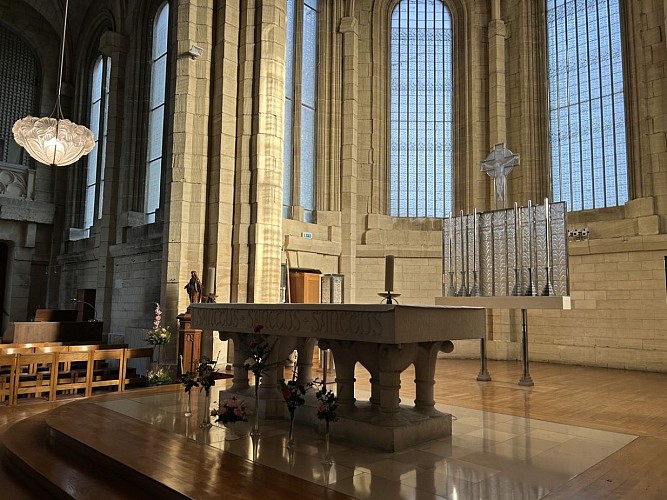 chapelle-lalique-interieur-recueil-douvres