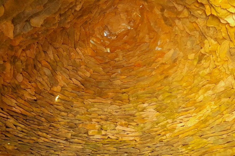 Voûte en encorbellement