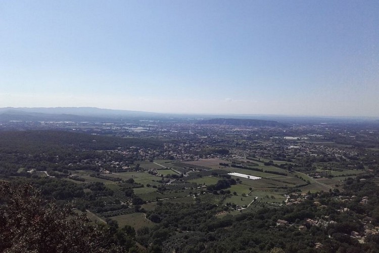 Cavaillon, colline Saint-Jacques et les Alpilles
