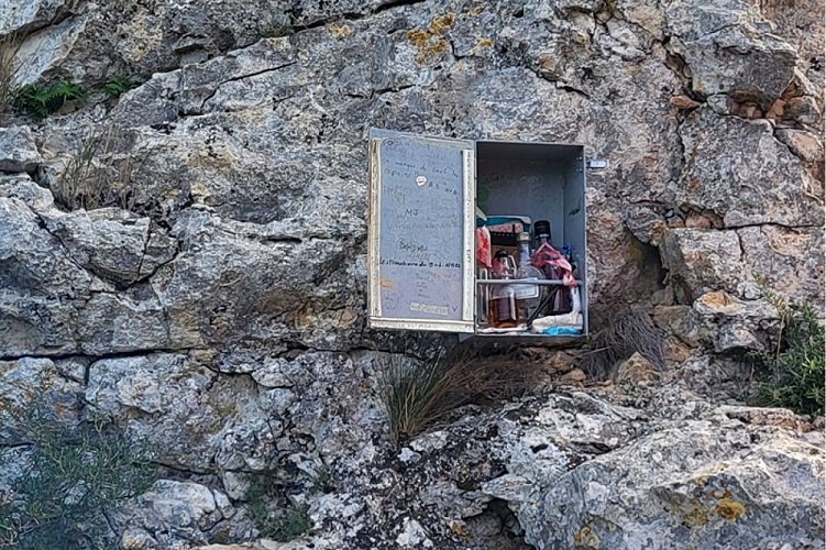 Brèche de Castelas ou ''col de la gnole''