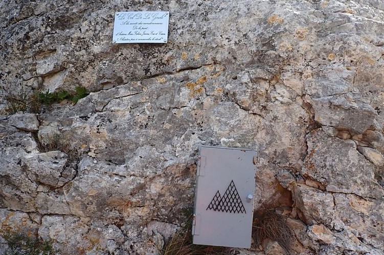 Brèche de Castelas ou ''col de la gnole''