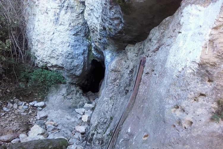 Source de Boulon à sec