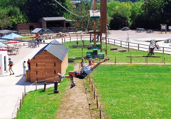 accrocamp-caen-tyrolienne