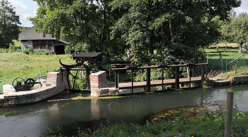 La-Normandise-a-Saint-Slvestre-de-Cormeilles-turbine-hydroelectrique-historique