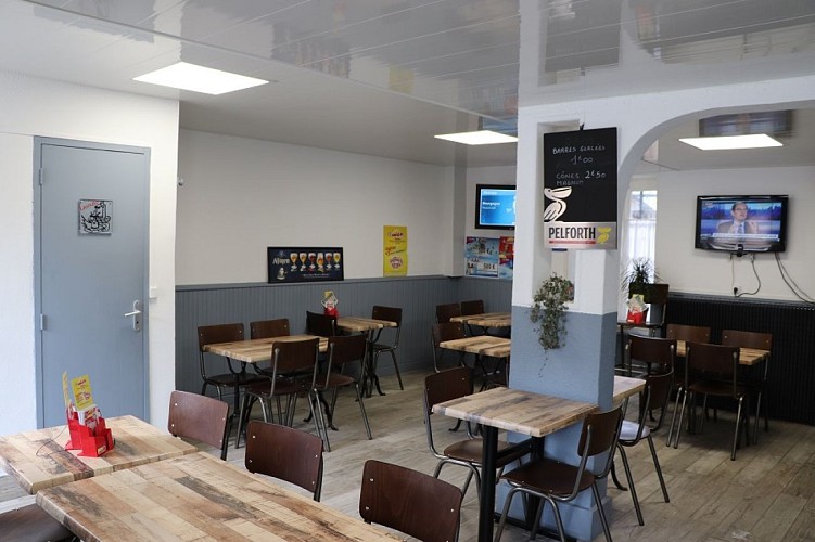 Cafe-Porte-de-Vezelay-sept2019-L