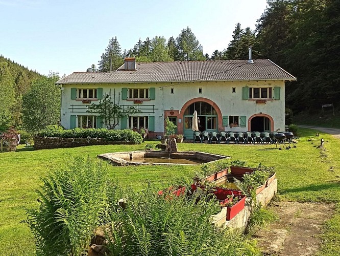 Vue d'ensemble du gite de groupe (Marmonfosse)