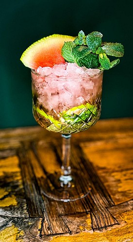 449049490_989219573205735_6377641412759945855_n