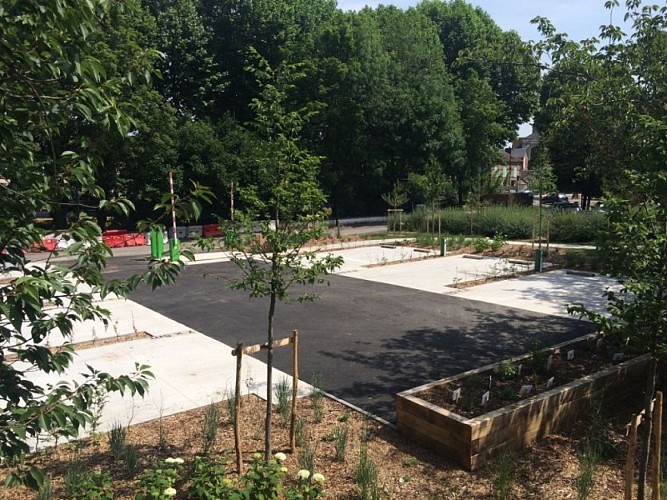 27-evreux-aire-etape-camping-car-park-campingcar