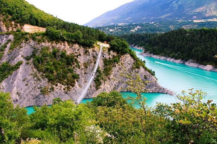 Trail of the Monteynard footbridges