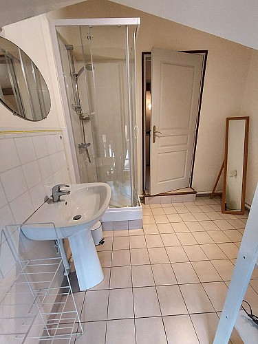 Salle de bain étage - Gîte 1 - La petite Lionnière2