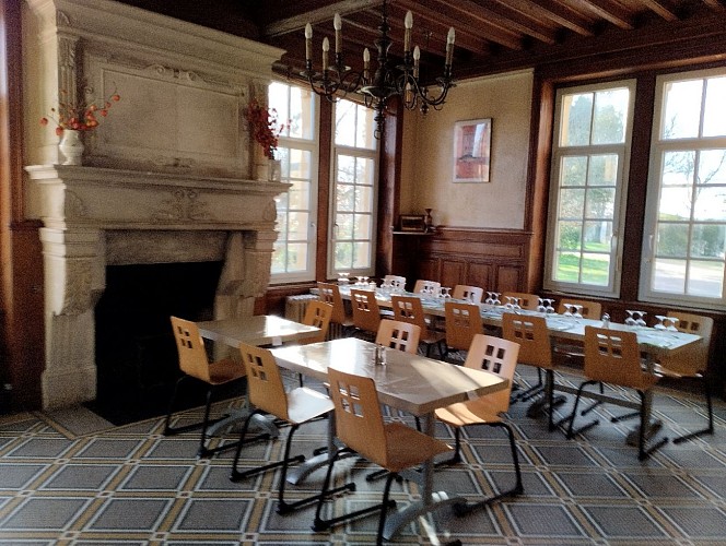 Salle de restaurant 'cheminée du baron'