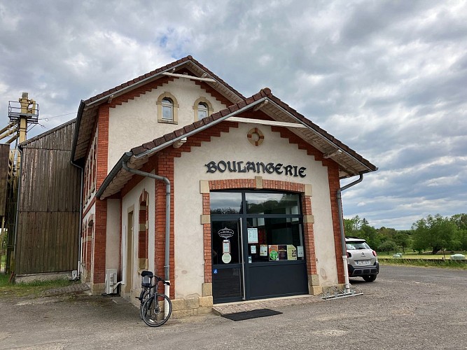 L'ancienne gare de Rodemack sert aujourd'hui de boulangerie.