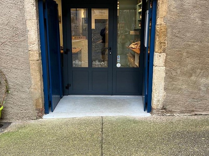 Entrée de la conserverie familiale