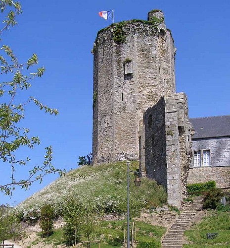 Bricquebec_château2