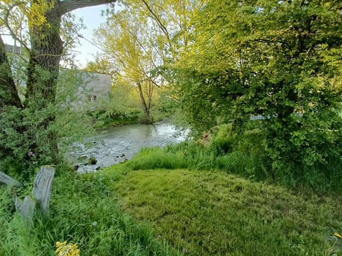 Aire de services et de stationnement : le Moulin des Moines