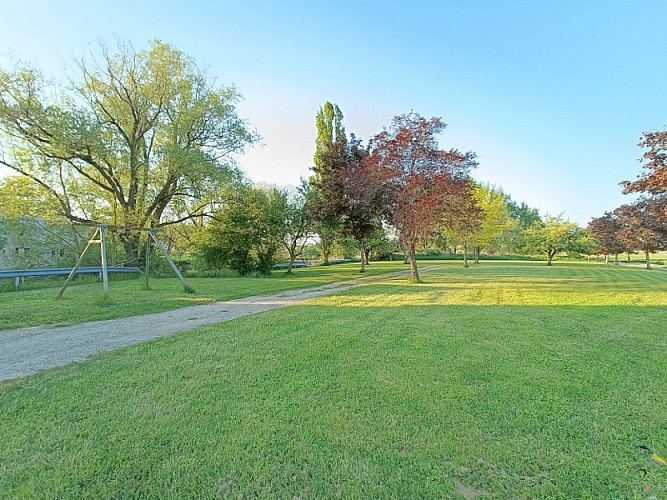 Aire de services et de stationnement : le Moulin des Moines