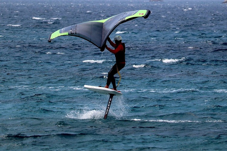 Cours de wing foil avec le Club Nautique des Moutiers