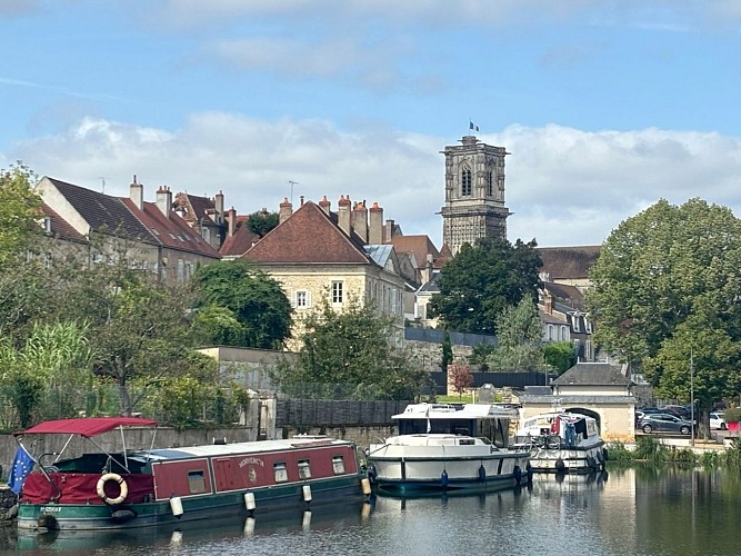 Canal-du-Nivernais-a-velo-Voie-verte-Bourgogne-Clamecy