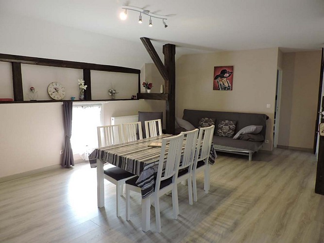 Espace repas du gîte Les cigognes à Dachstein