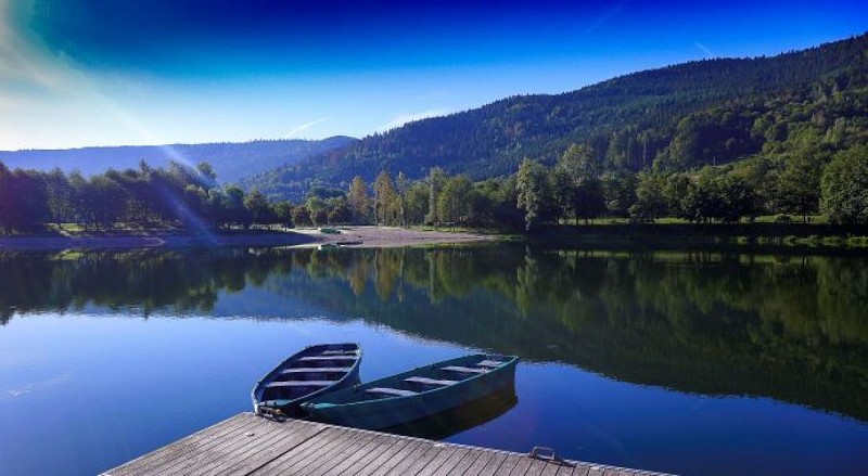 Fly fishing at the moselotte lake leisure centre
