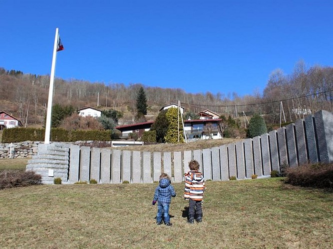 Le monument des Combes à La Bresse