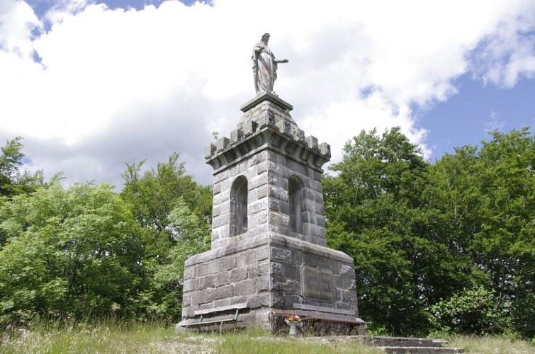 Monument of virgin mary "le chastelat"