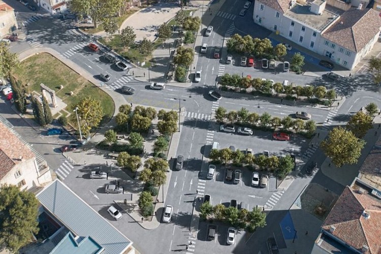 Place du Clos et place François Tourrel