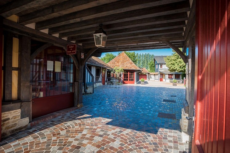 Porche Trois Damoiselles