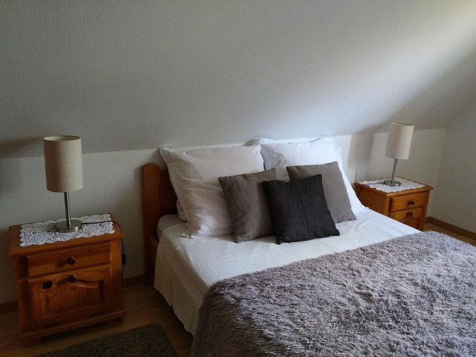 Chambre avec lit double