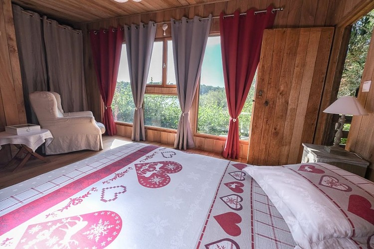 gite-menestreau-en-vilette-cabane-perchee-de-lousson-chambre