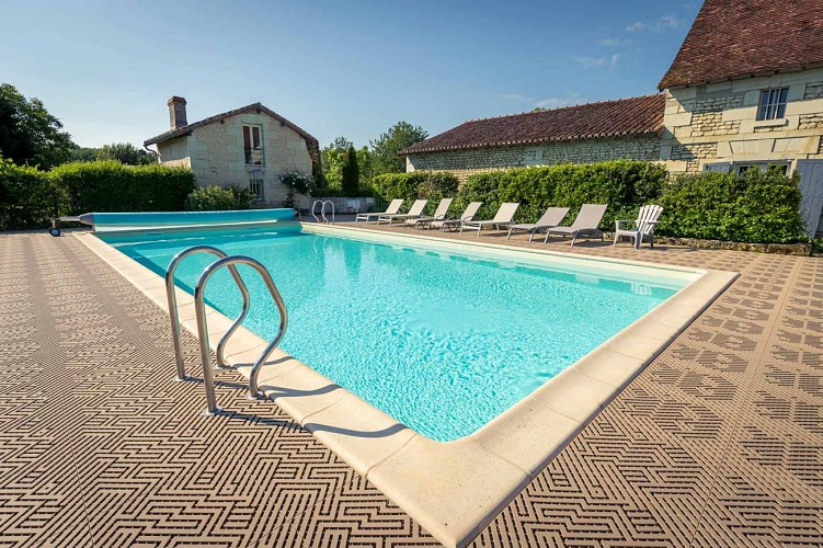 gite-piscine-poitou-calme