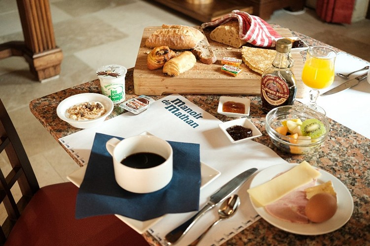 Petit déjeuner -Manoir de Mathan - Crépon