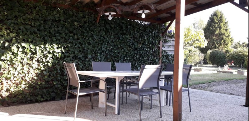 Le Clos du Savourey à Saint Aubin de Scellon_Salon de jardin