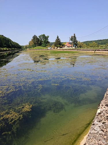 Halte fluviale de Lay-Saint-Rémy