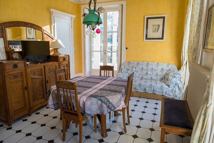 Suite de l'aile est - château de Choloy