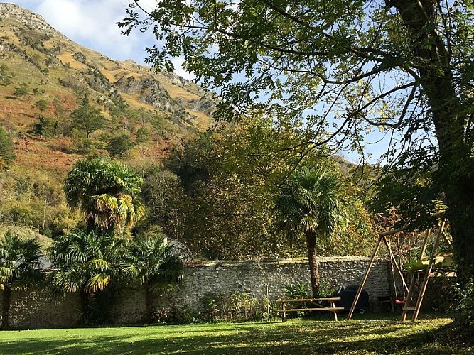Gîte La Cabane_jardin-Aste