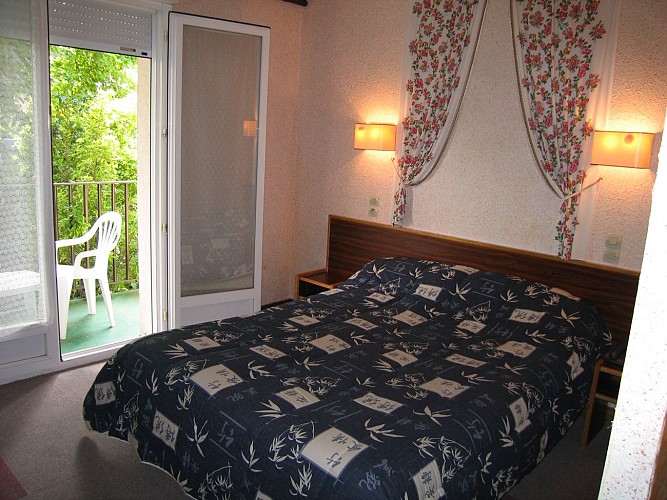 Hotel_restaurant_Esplanade_2_etoiles_La_Roche_Posay (1).JPG_2