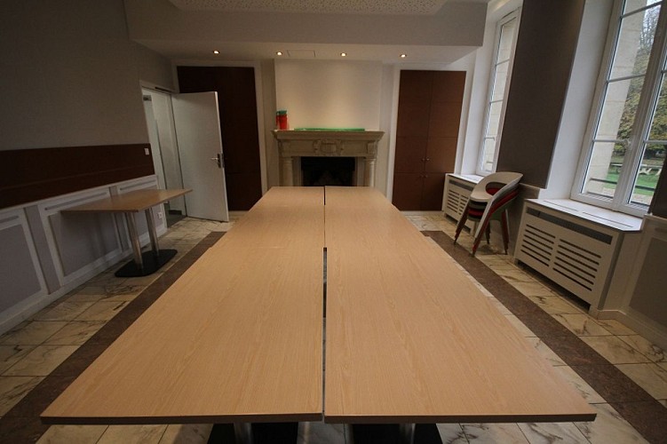 gite montaure _ le prieure_salle a manger 28 personnes