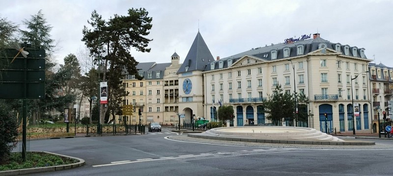 Place Charles Pasqua