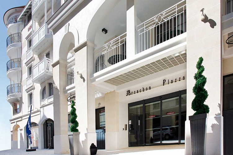 210_facade4