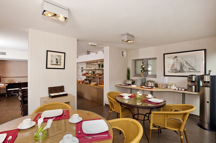 salle de petit-dejeuner