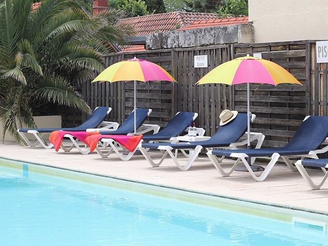 Hotel-Arcachon-Le-Dauphin-18-PISCINE-2