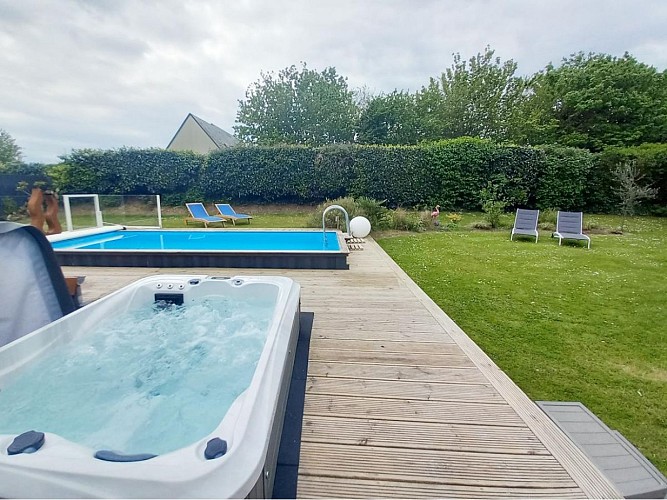 piscine et bain à remous