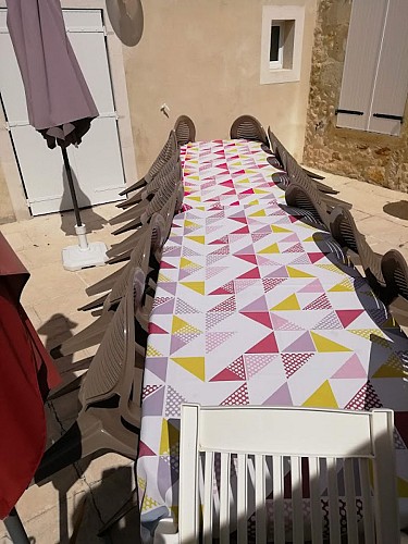 Table terrasse avec nappe
