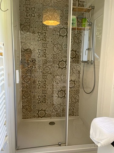 Chambre d'hôtes_manoir de la houlette_chambre Pink-salle de douche