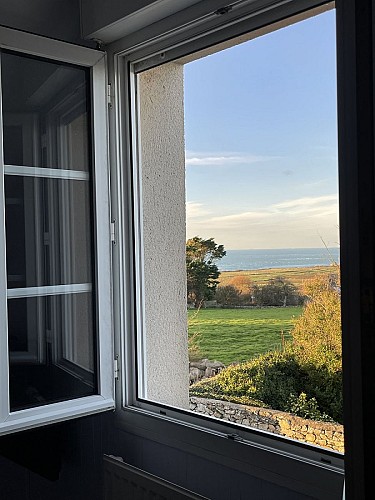 auderville-hotel-du-cap-fenetre-ch-grise