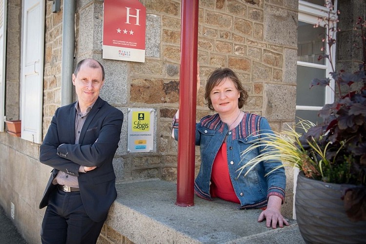 ducey-hotel-auberge-de-la-selune (1)