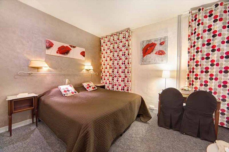 St Hilaire du Harcouet_H Le Cygne_2